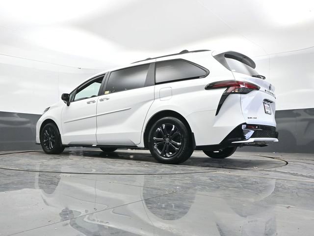 Used 2025 Toyota Sienna XSE image 28