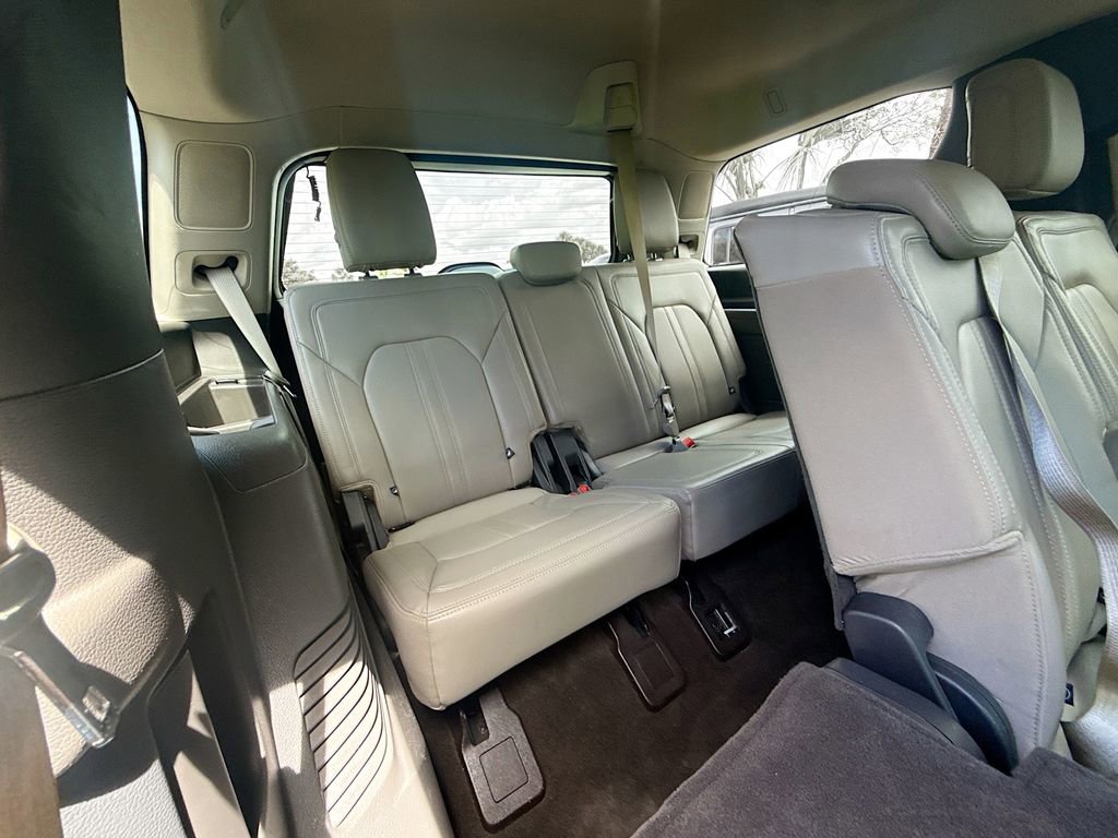 Used 2020 Ford Expedition Limited image 31