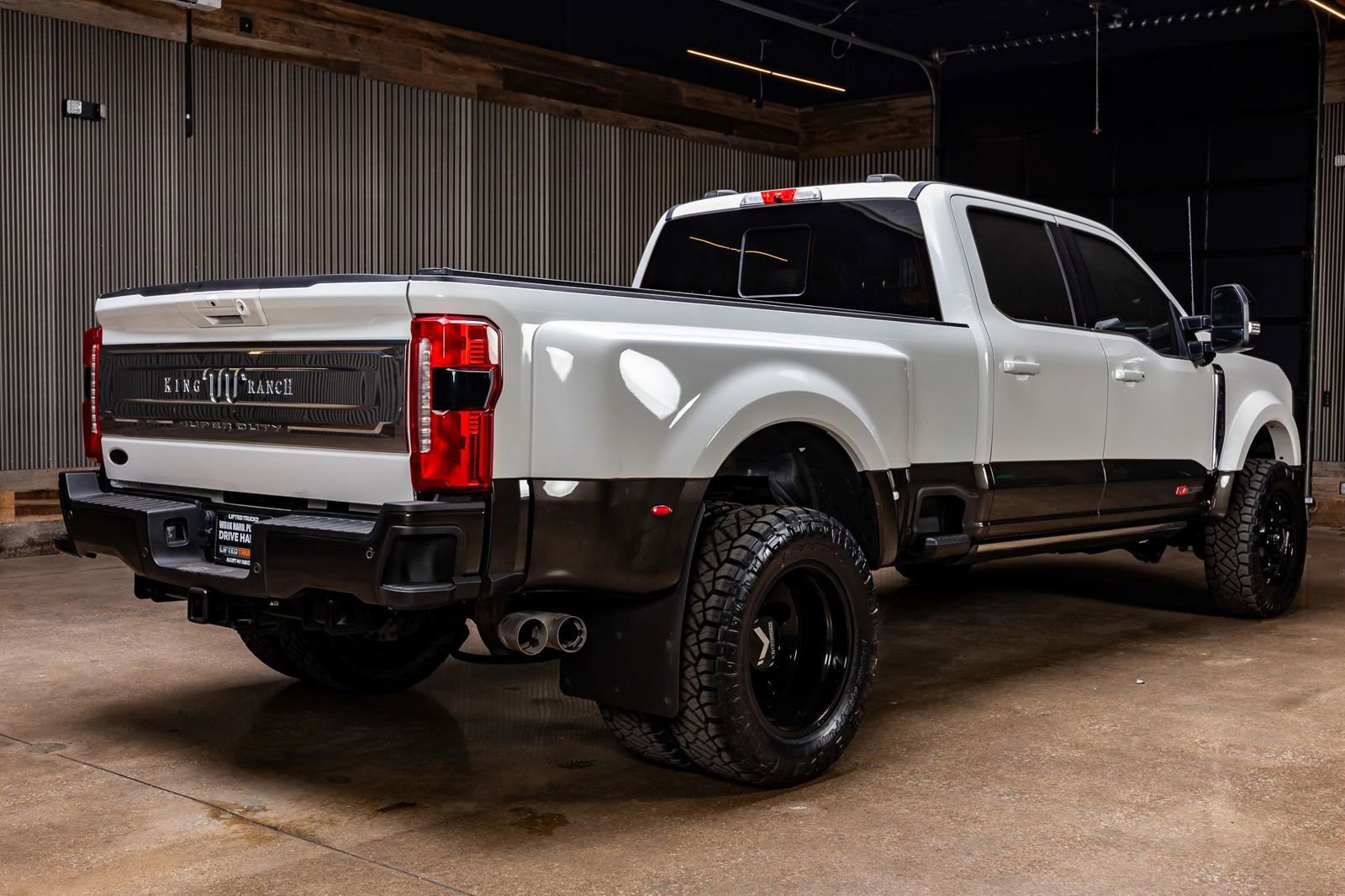 Used 2024 Ford F450 King Ranch w/ Camper Package image 10