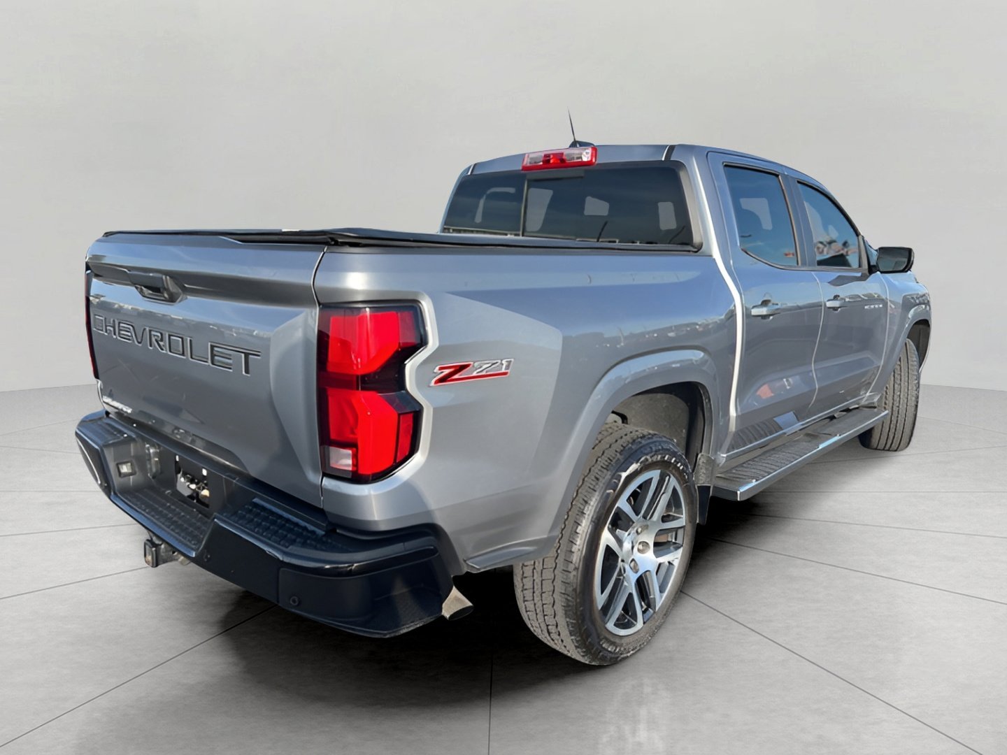 Used 2024 Chevrolet Colorado Z71 w/ Z71 Convenience Package 2 image 9