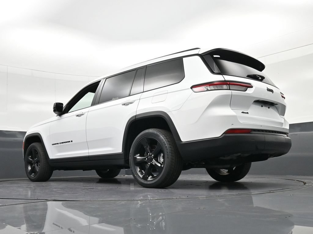 Used 2023 Jeep Grand Cherokee L Laredo AWD/4WD image 16