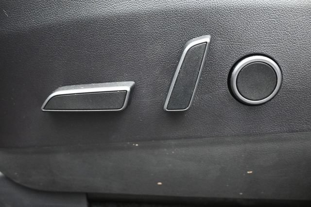 Used 2021 Tesla Model Y Long Range AWD/4WD image 9