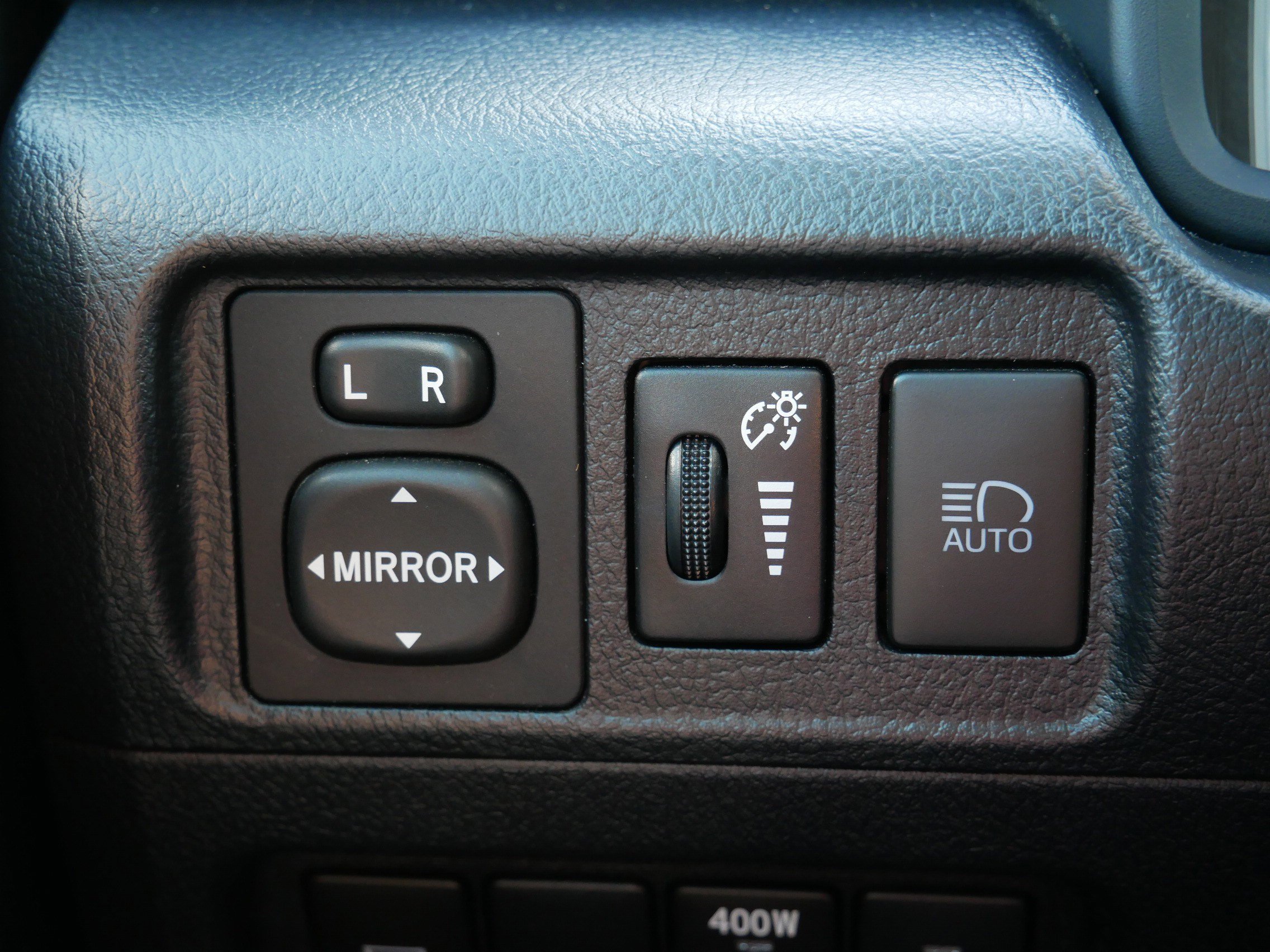 Used 2022 Toyota 4Runner Limited AWD/4WD image 25