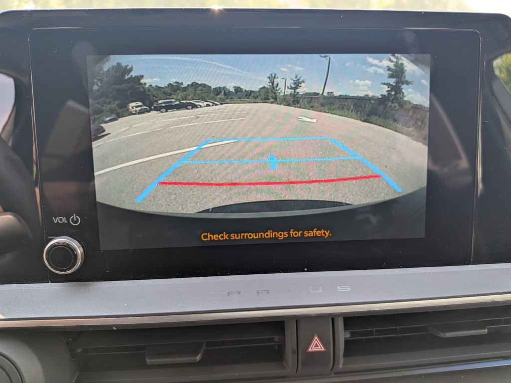 Used 2023 Toyota Prius XLE FWD image 18