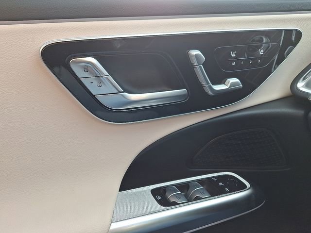 Used 2025 Mercedes-Benz E 350 Sedan image 27