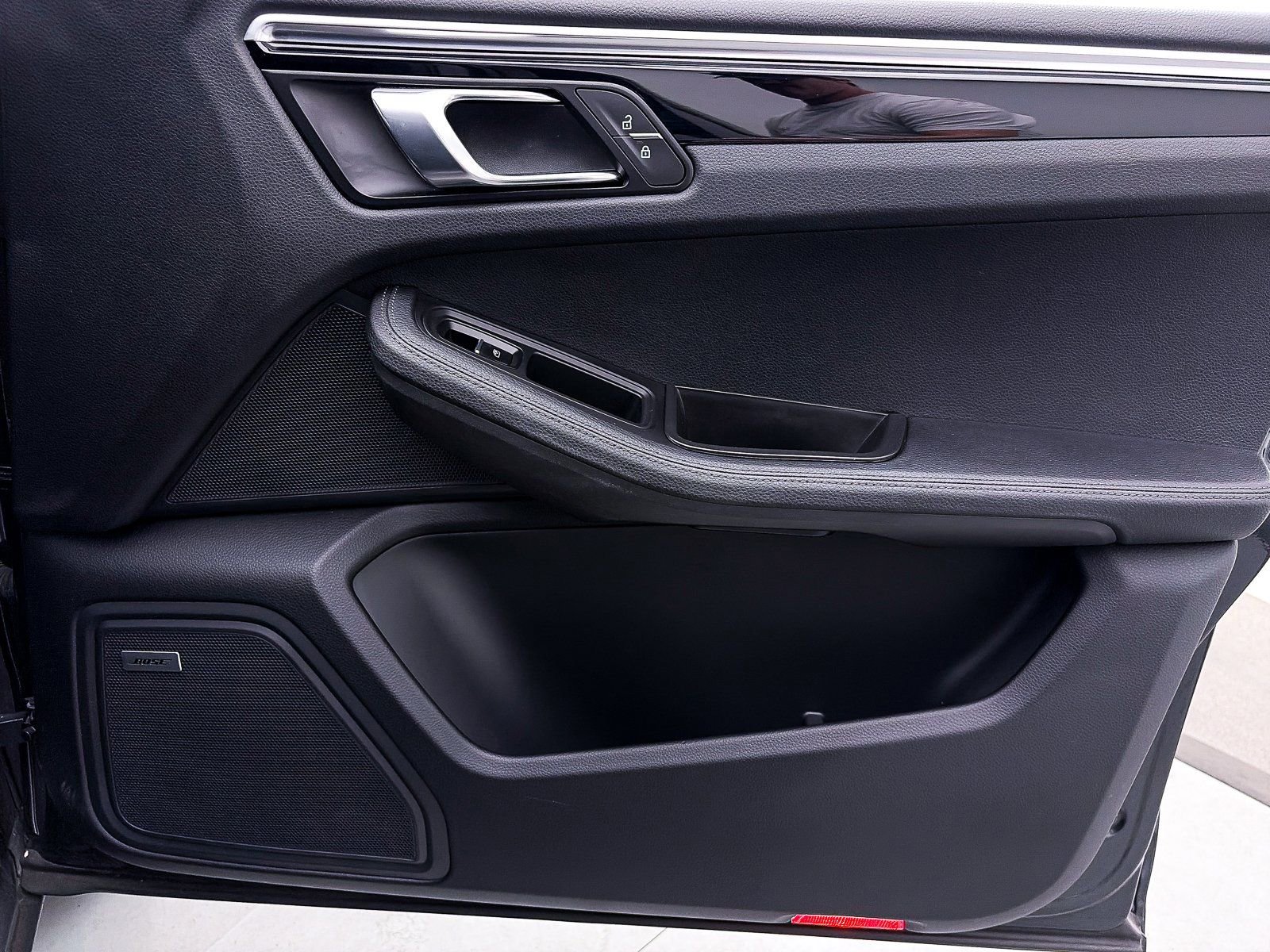 Used 2024 Porsche Macan image 37