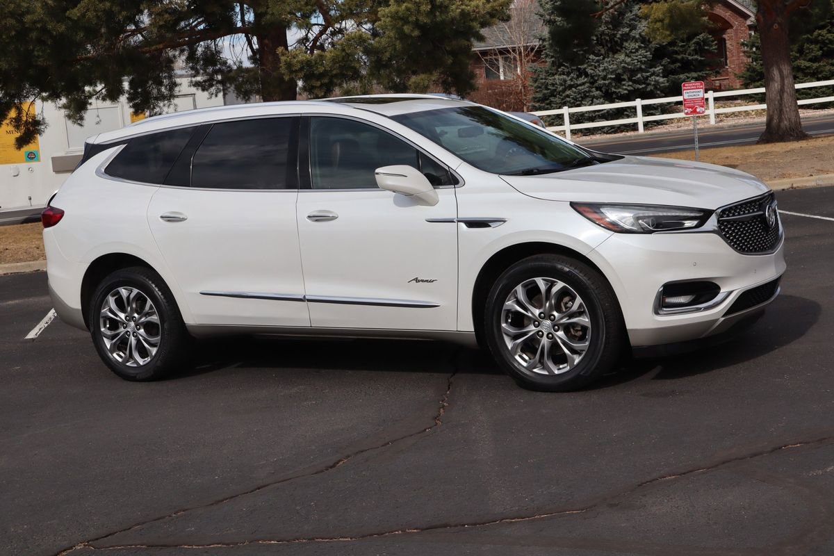 Used 2019 Buick Enclave Avenir w/ Avenir Technology Package image 2