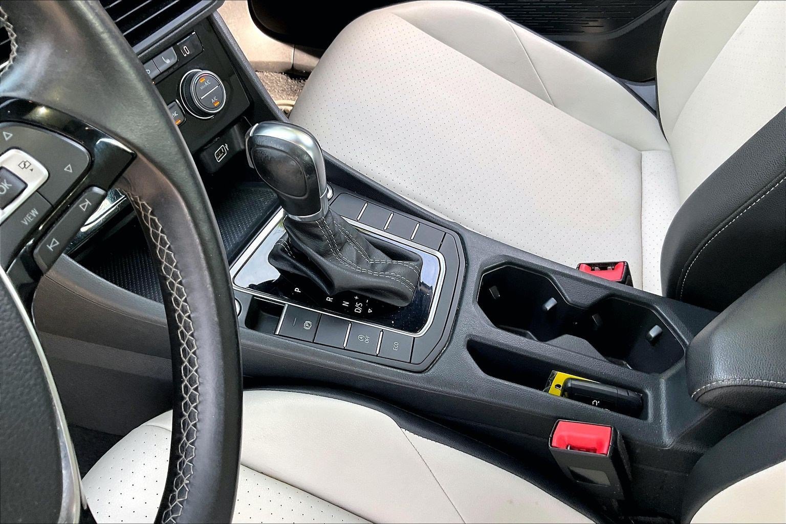Used 2019 Volkswagen Jetta R-Line w/ R-Line Cold Weather Package FWD image 14