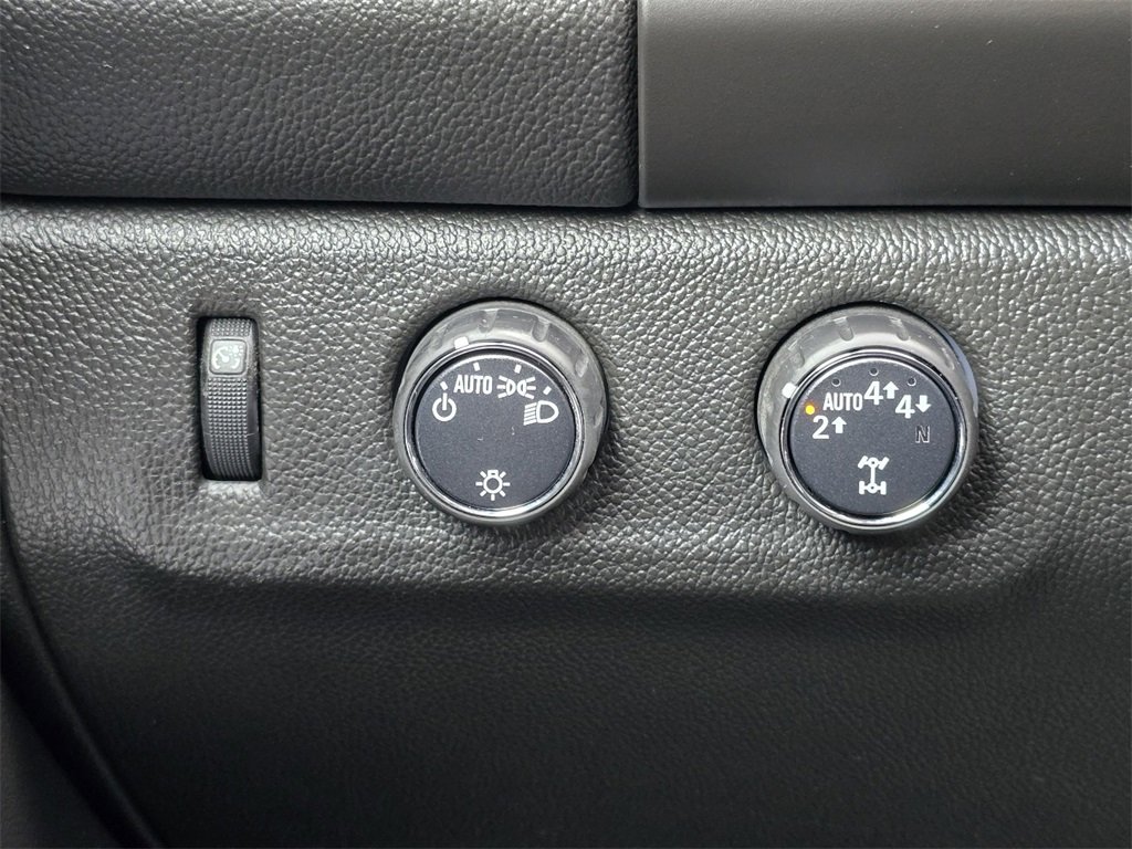 Used 2018 Chevrolet Colorado LT image 15