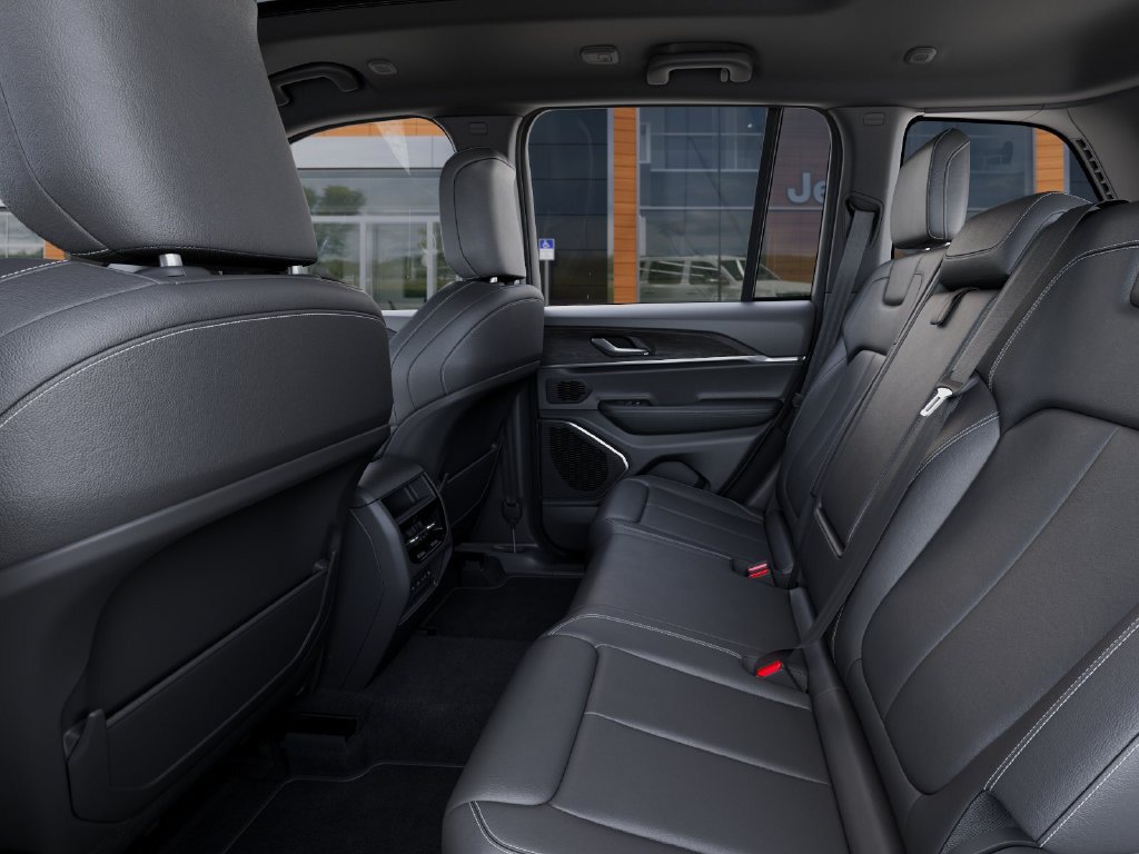 New 2026 Jeep Grand Cherokee Limited w/ Limited Altitude Package AWD/4WD image 24