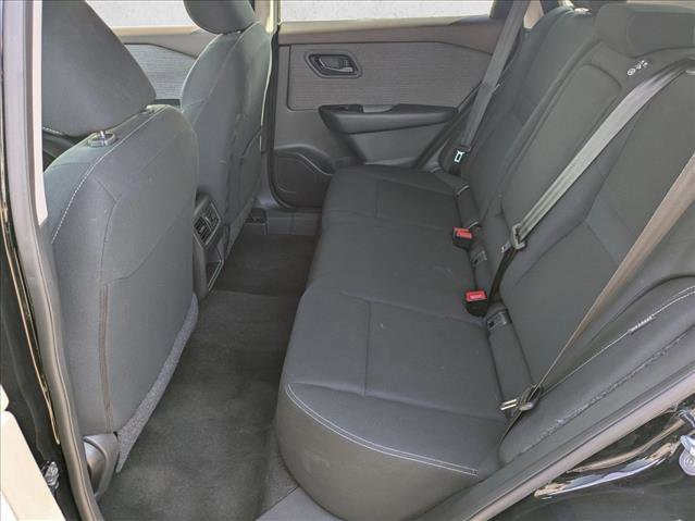 Used 2023 Nissan Rogue S image 17