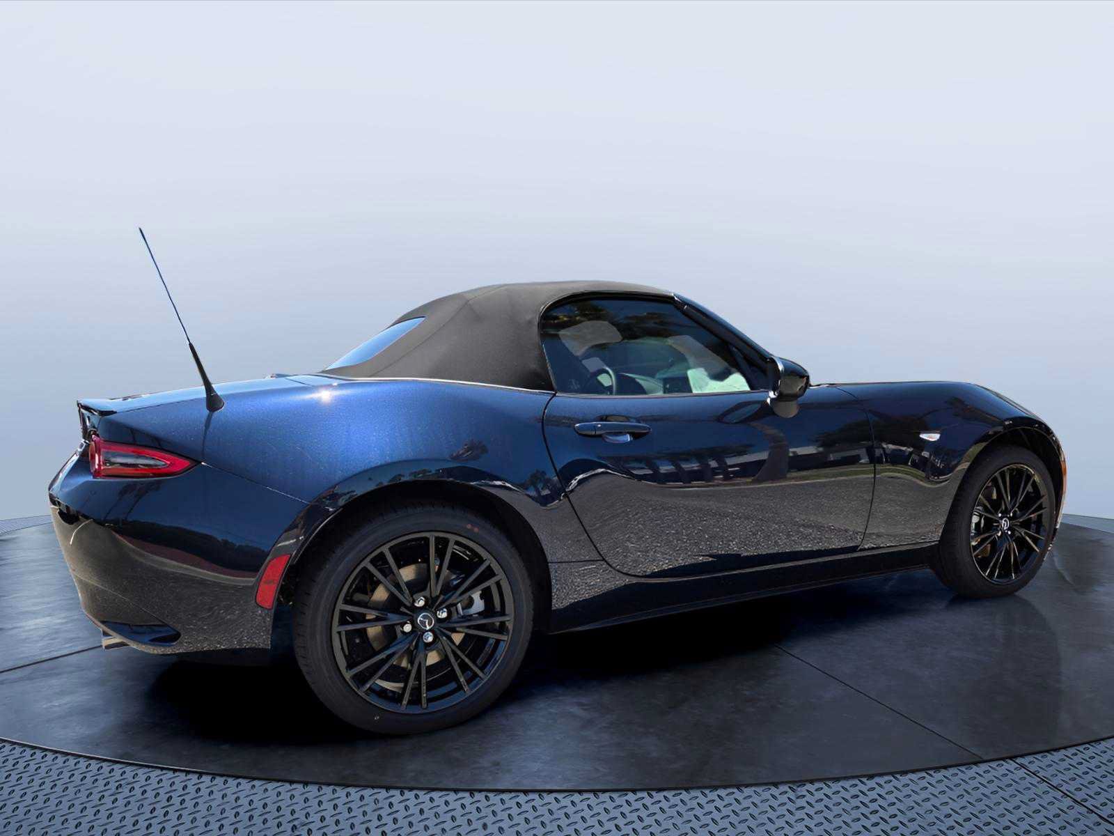 New 2026 MAZDA MX-5 Miata Club w/ Interior Package RWD image 5