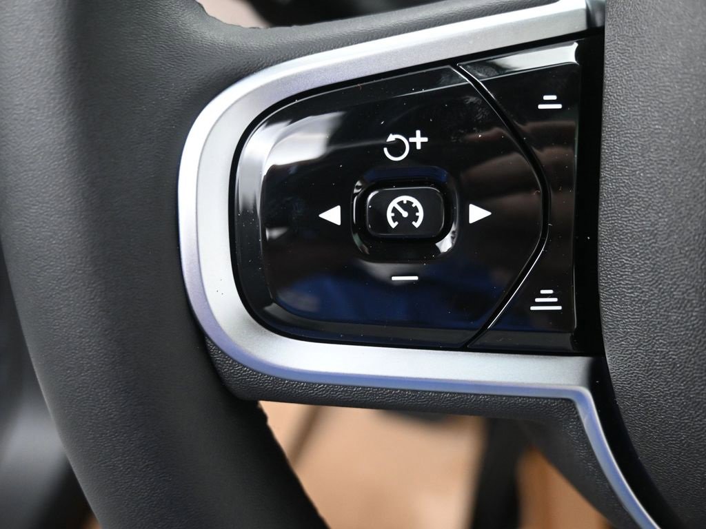 New 2026 Volvo XC90 B6 Ultra w/ Lounge Package image 18