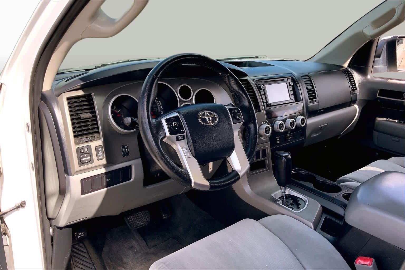 Used 2017 Toyota Sequoia SR5 RWD image 17
