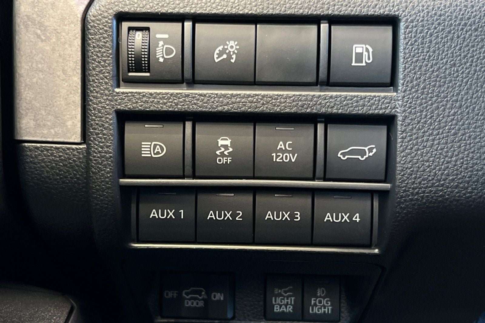 New 2026 Toyota 4Runner Trailhunter AWD/4WD image 31