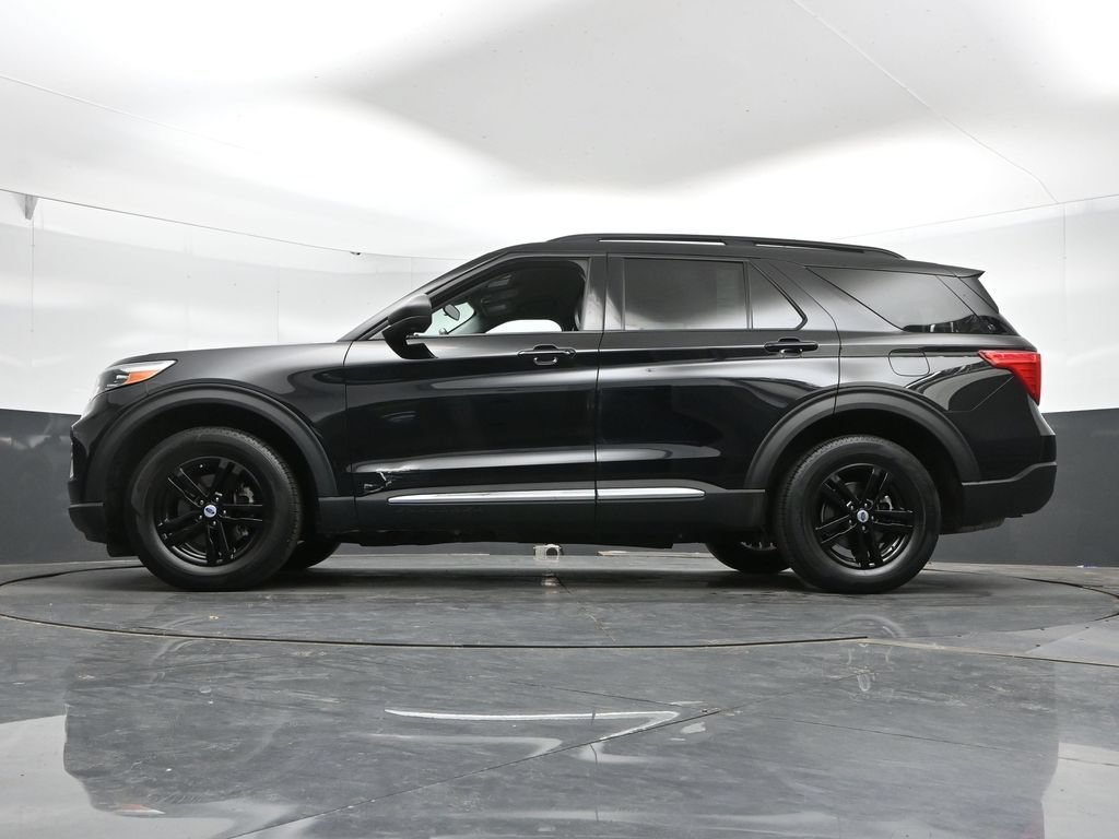 Used 2023 Ford Explorer XLT w/ Equipment Group 202A AWD/4WD image 46