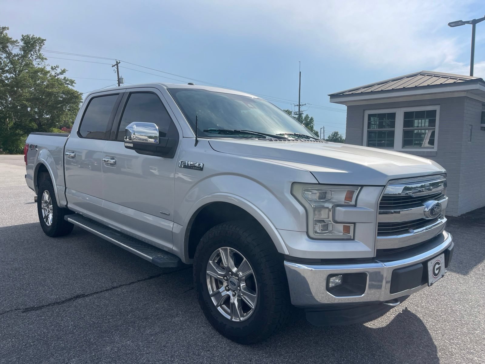 Used 2015 Ford F150 Lariat w/ Equipment Group 502A Luxury AWD/4WD image 8