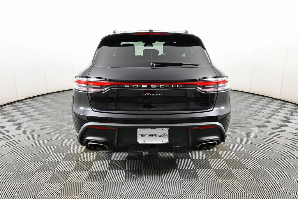 Used 2025 Porsche Macan image 31