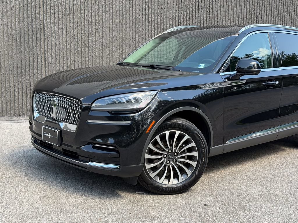 Used 2023 Lincoln Aviator Reserve w/ Elements Package Plus AWD/4WD image 2