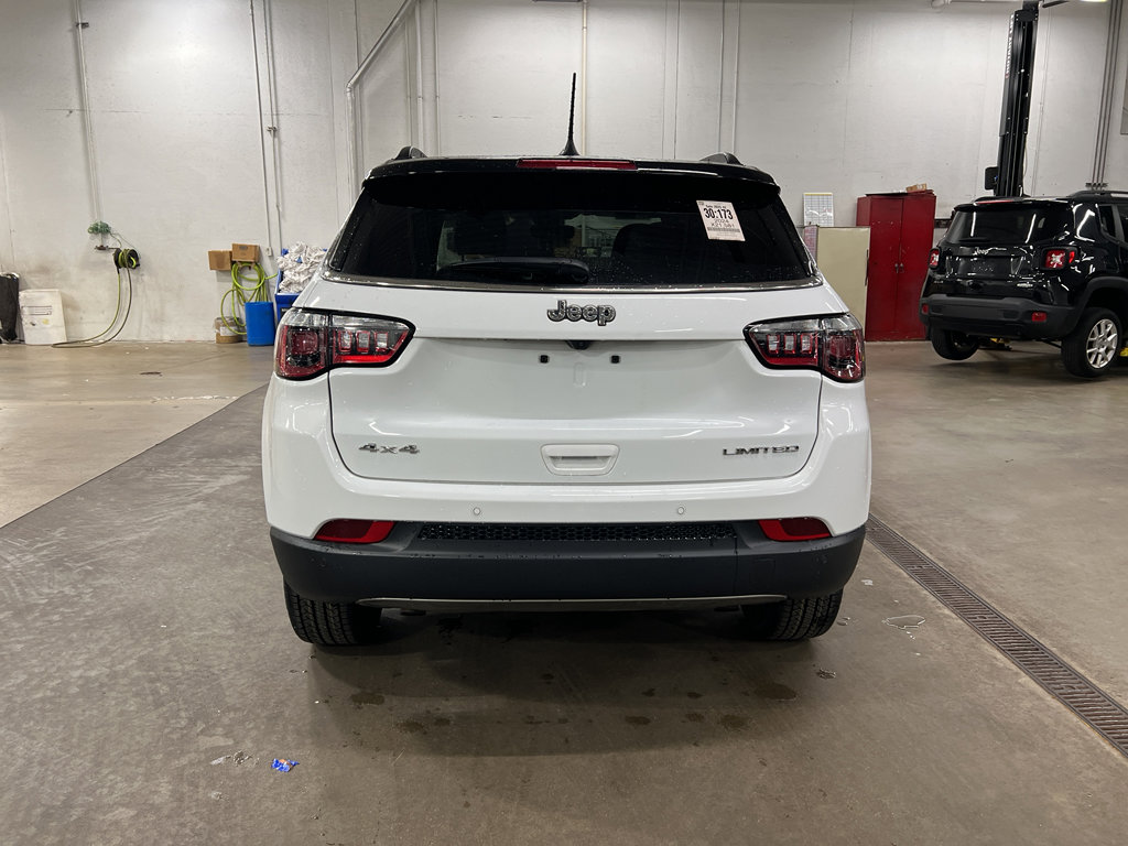 Used 2024 Jeep Compass Limited image 5