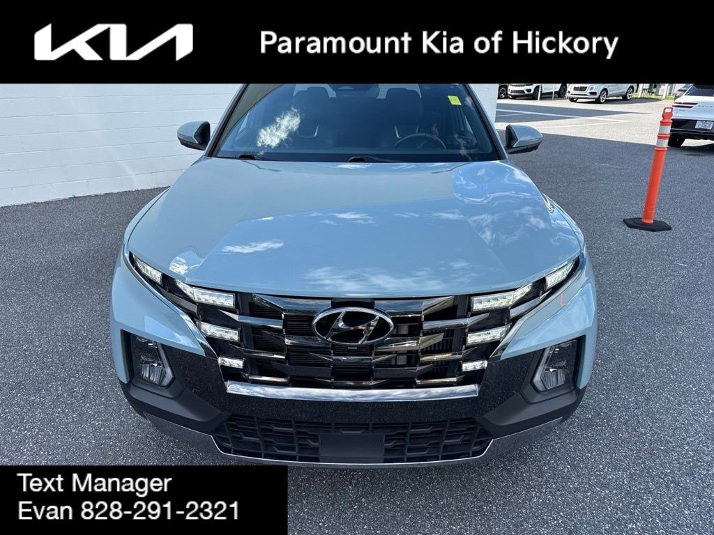 Used 2022 Hyundai Santa Cruz Limited AWD/4WD image 2