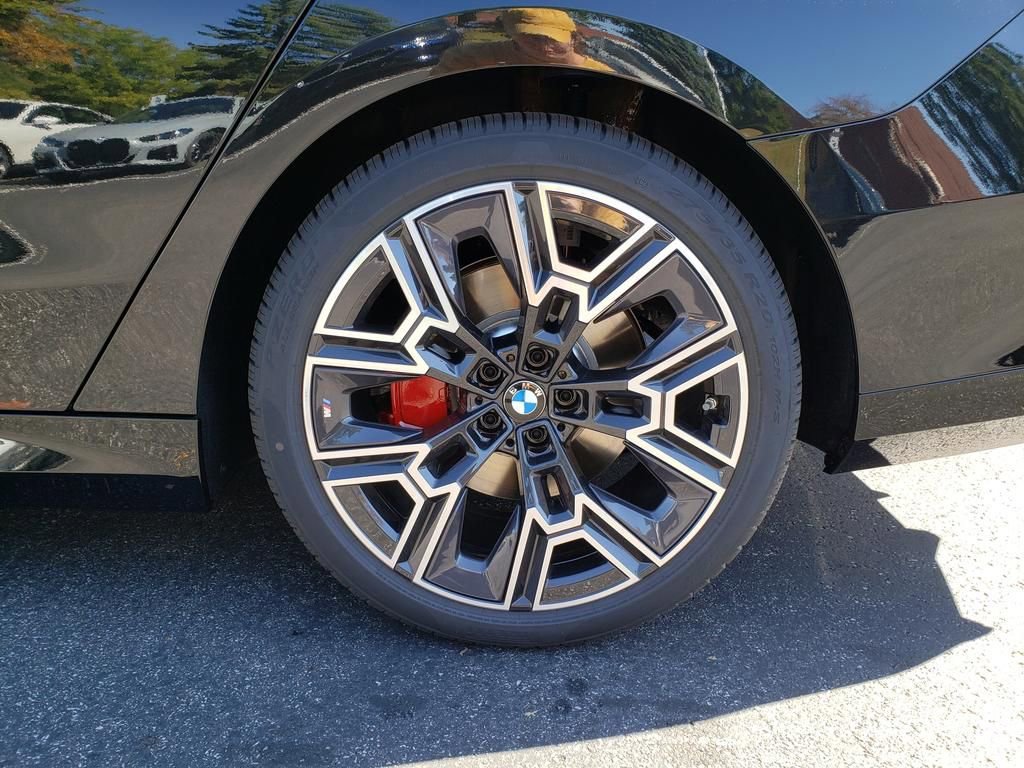 New 2026 BMW 530i xDrive w/ M Sport Package image 29