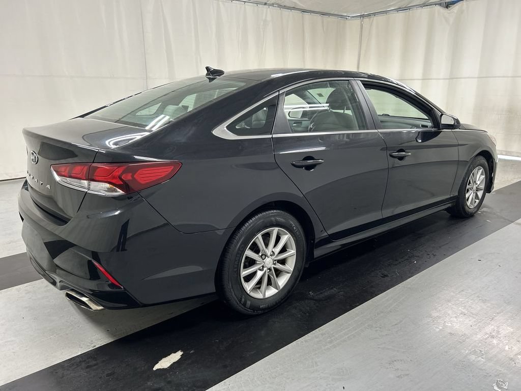 Used 2019 Hyundai Sonata SE FWD image 2