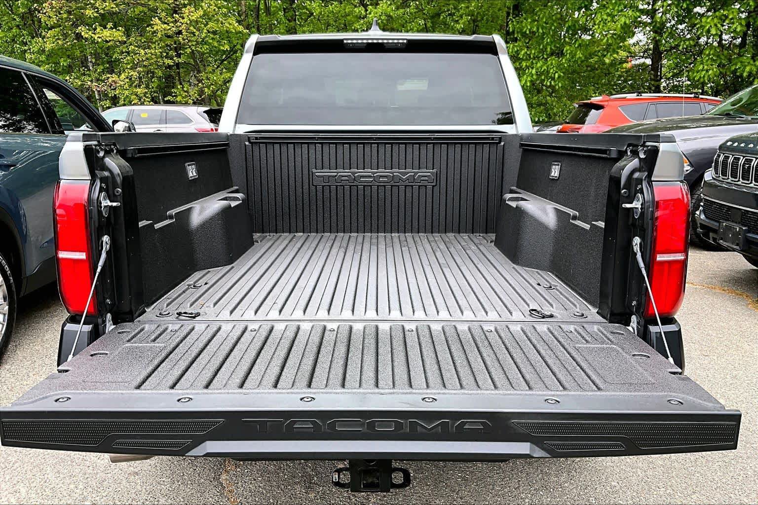 Certified 2025 Toyota Tacoma SR w/ SR Upgrade Package AWD/4WD image 30