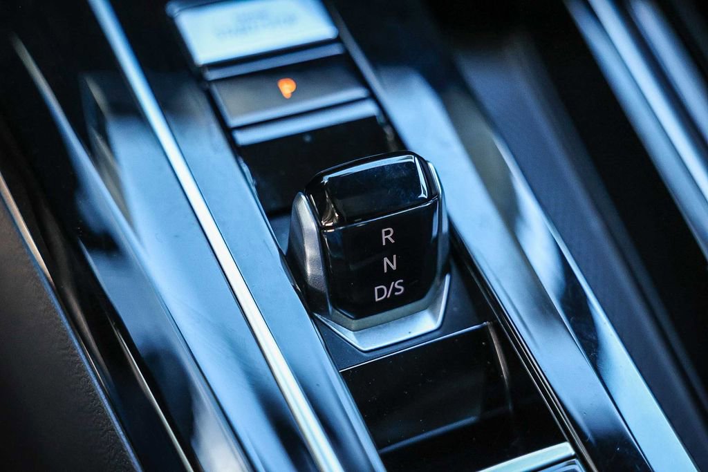 Used 2024 Volkswagen Golf R image 31