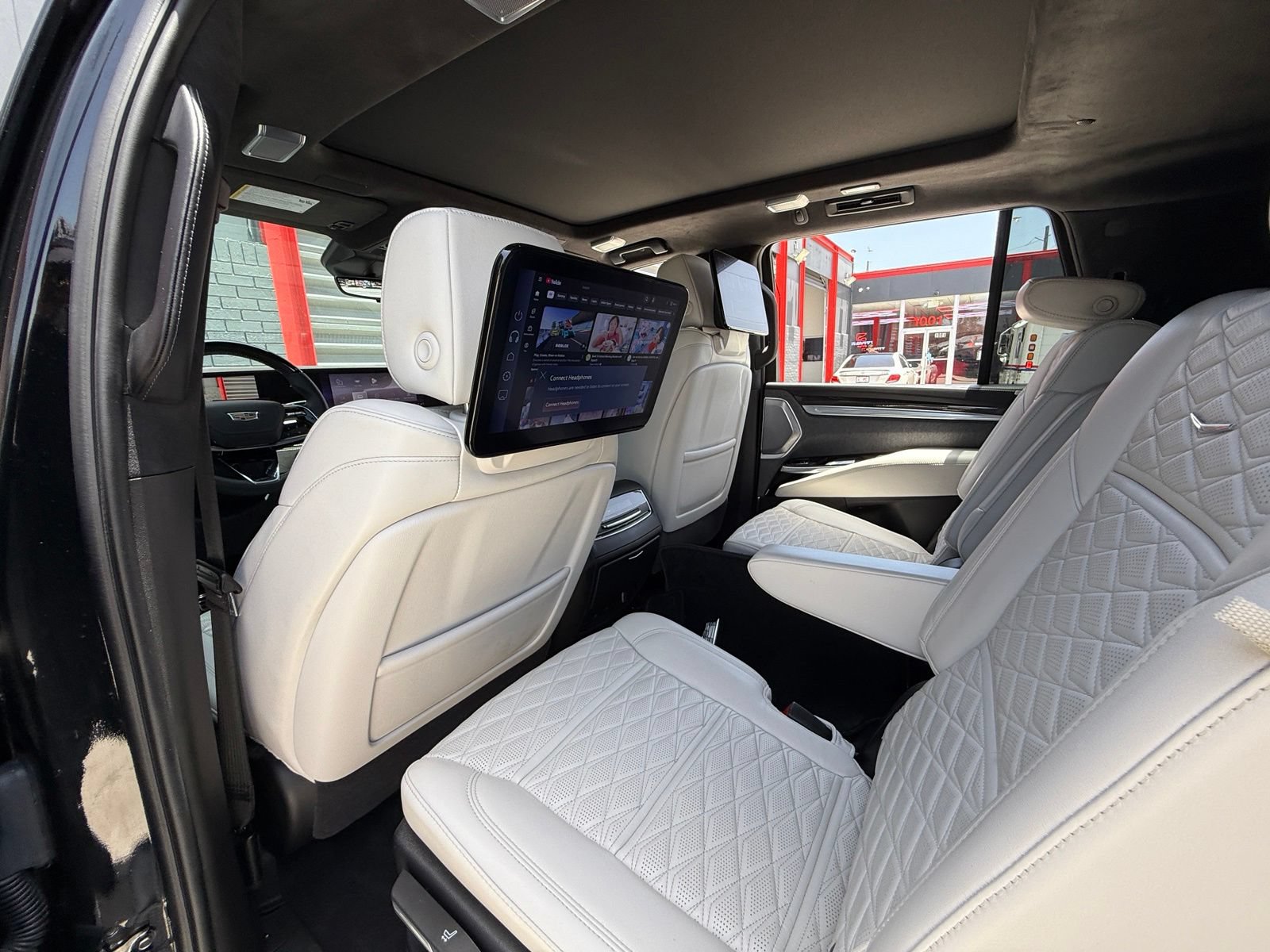 Used 2025 Cadillac Escalade V AWD/4WD image 23