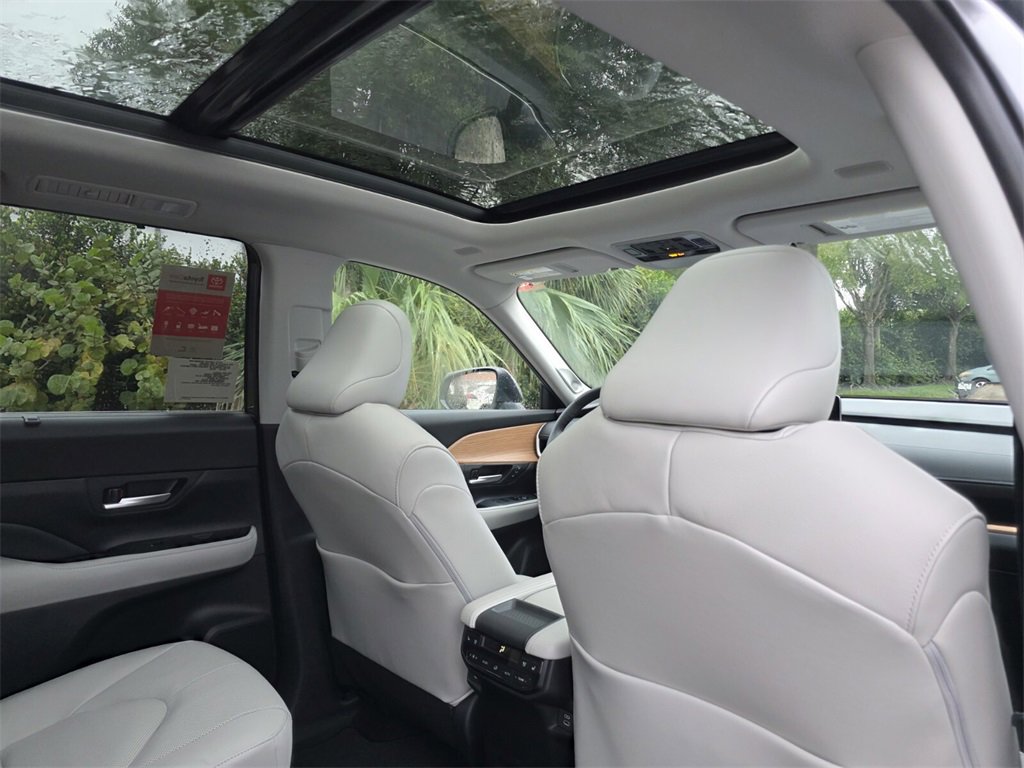 New 2026 Toyota Grand Highlander Platinum image 16