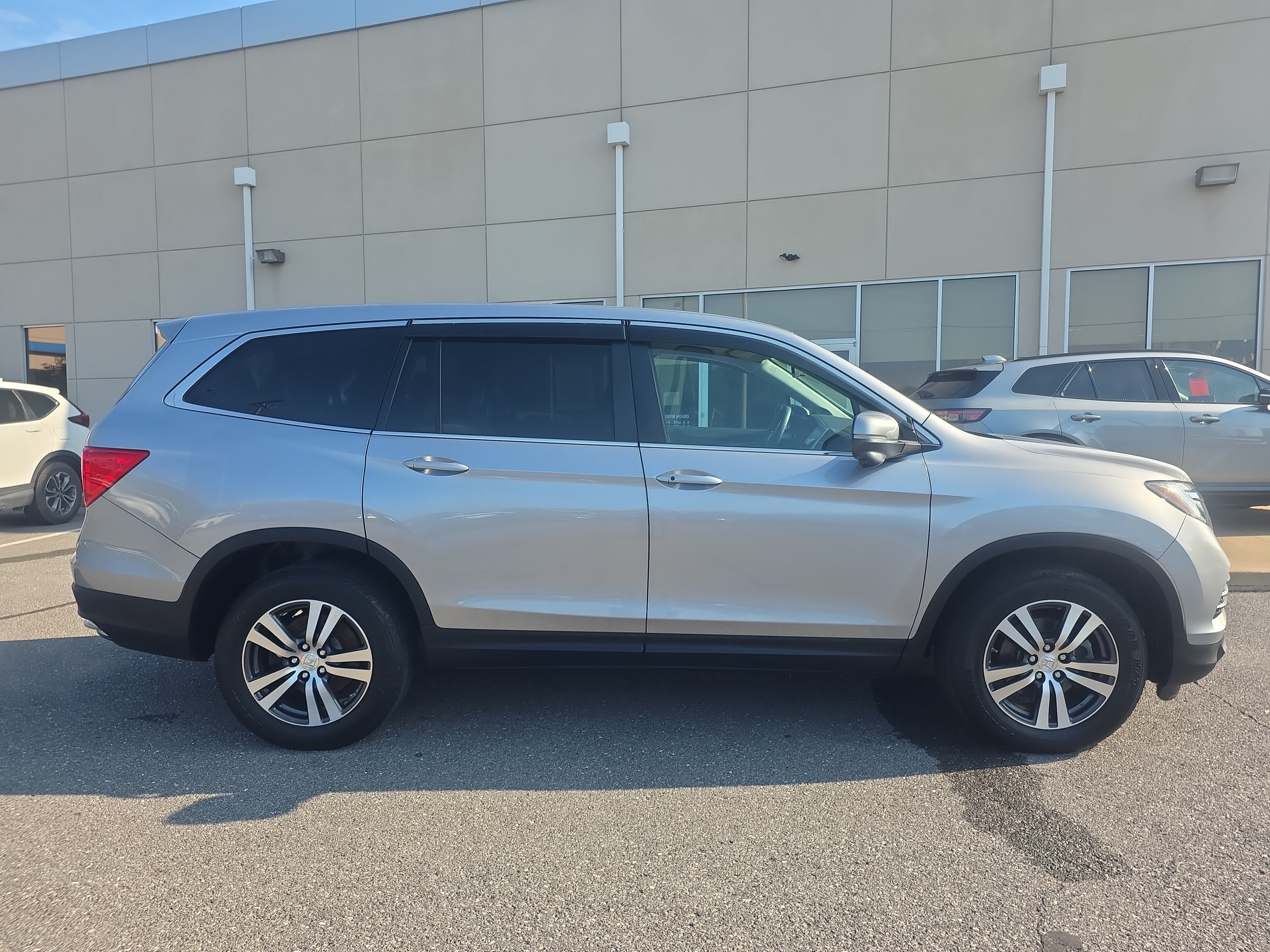 Used 2016 Honda Pilot EX image 4