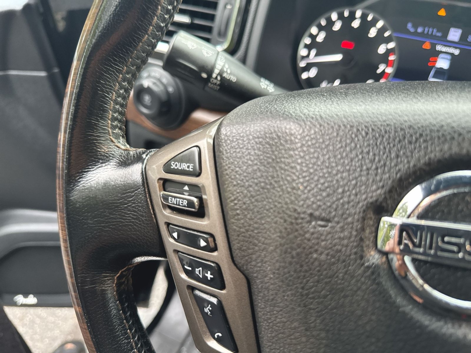 Used 2020 Nissan Titan Platinum Reserve w/ Moonroof Package RWD image 16