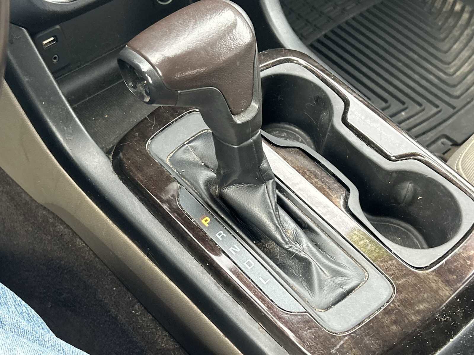 Used 2017 GMC Canyon SLE image 16