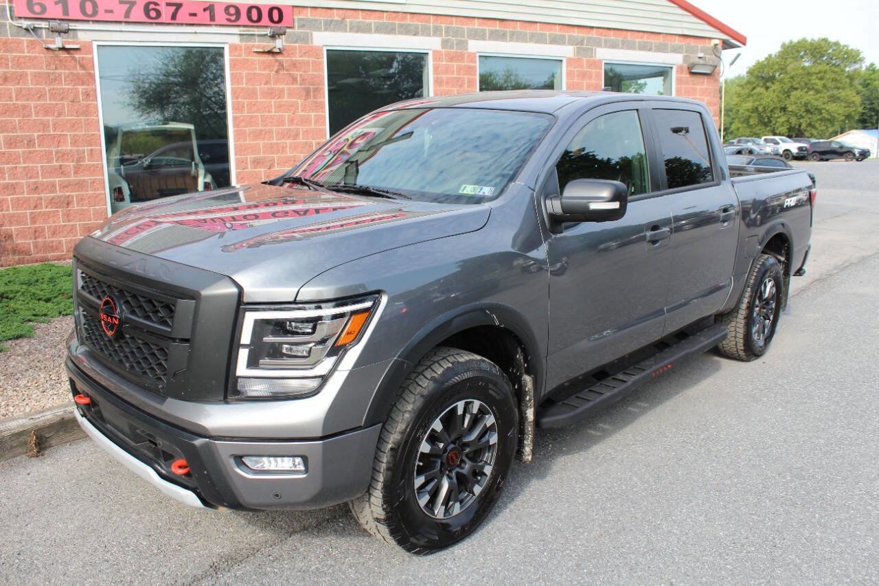 Used 2023 Nissan Titan PRO-4X w/ Pro-4x Convenience Package image 2