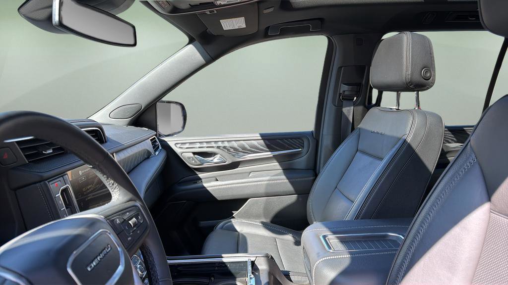 Used 2023 GMC Yukon Denali w/ LPO, Floor Liner Package image 13