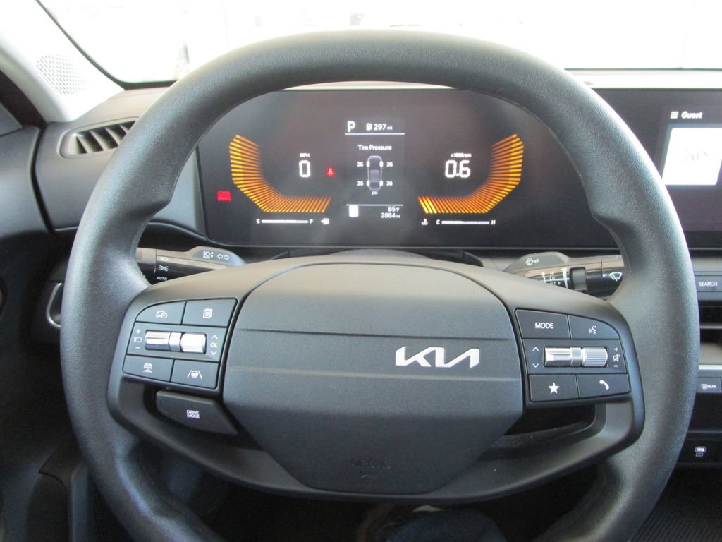 Used 2025 Kia K4 FWD image 24