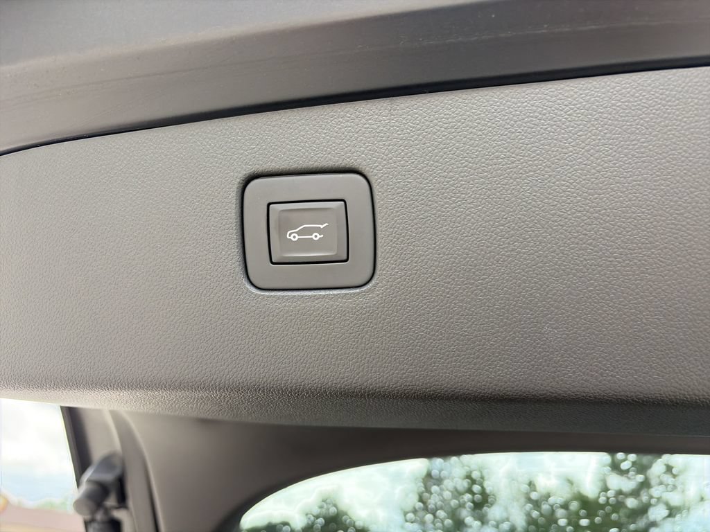 Used 2024 Buick Envista Sport Touring w/ Convenience I Package FWD image 31