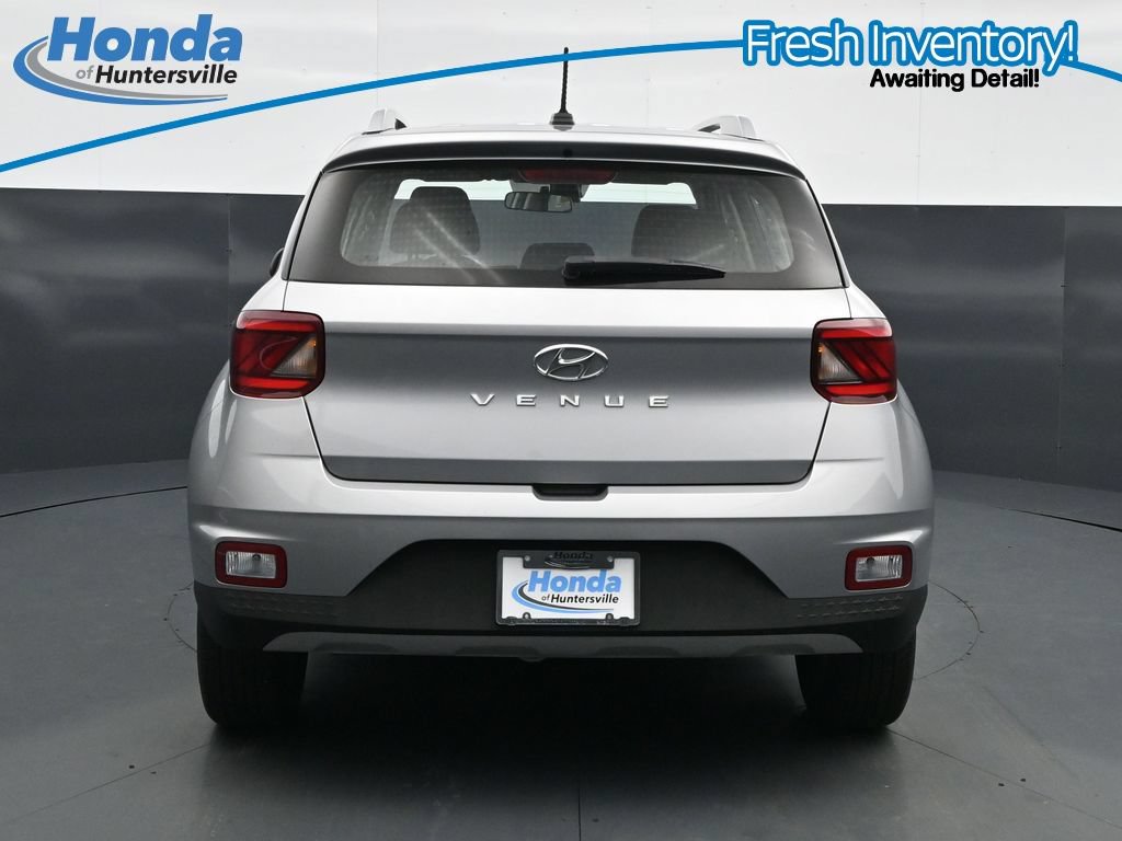 Used 2025 Hyundai Venue SEL FWD image 8