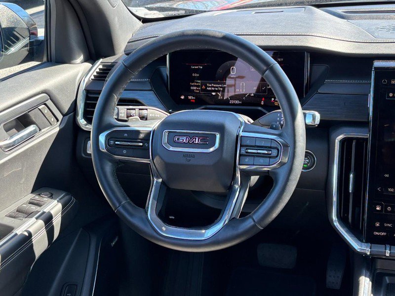 Used 2025 GMC Acadia Elevation image 13