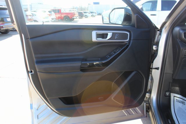 Used 2022 Ford Explorer ST image 9