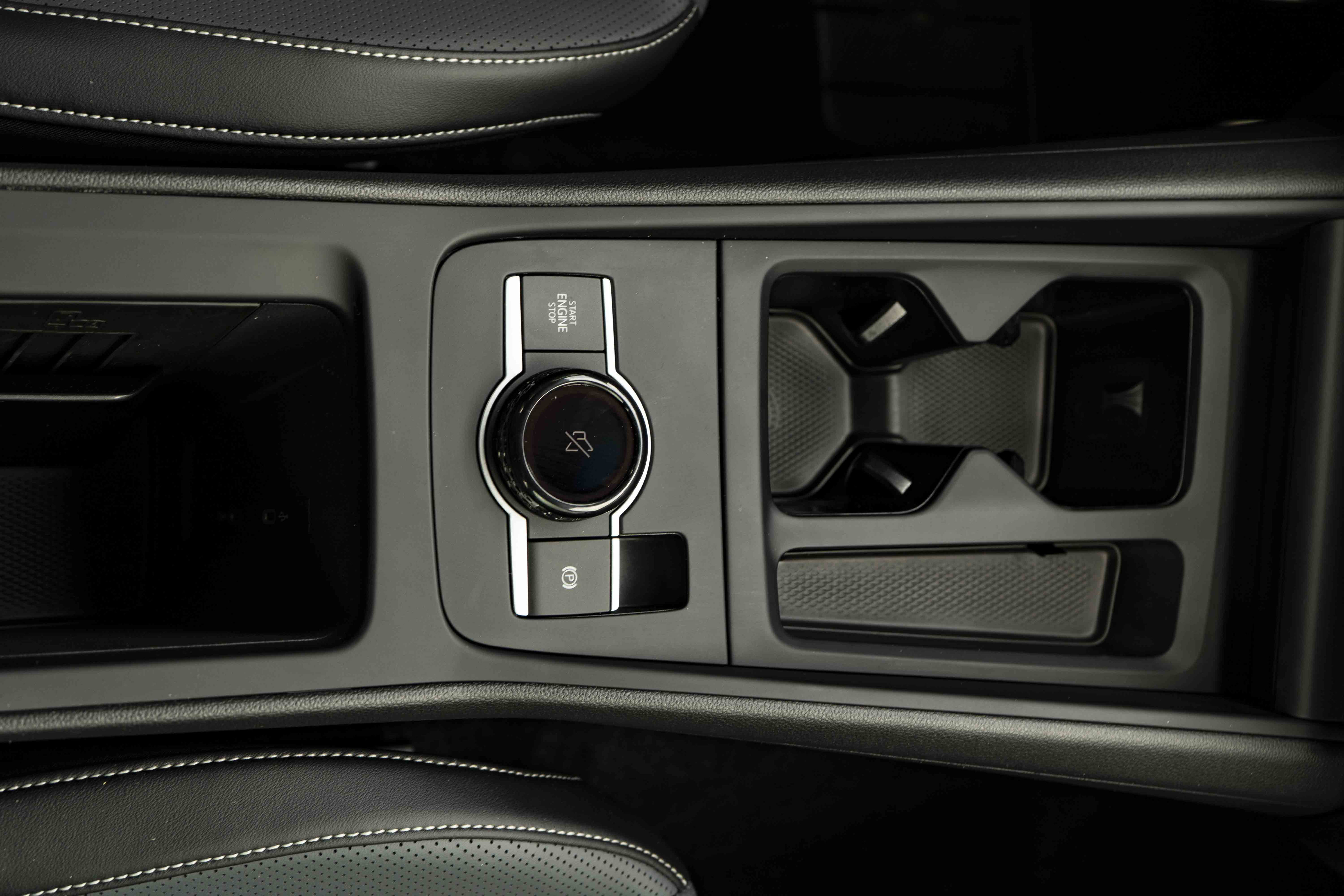 Certified 2026 Volkswagen Tiguan SE R-Line FWD image 25