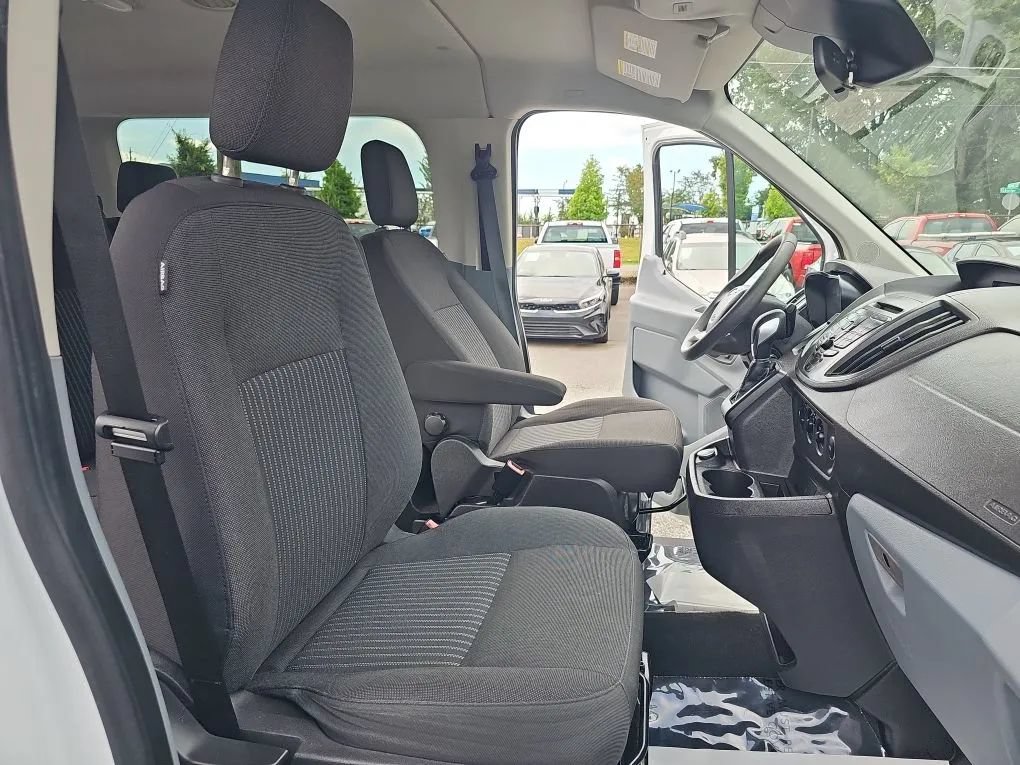 Used 2018 Ford Transit 150 XL RWD image 17