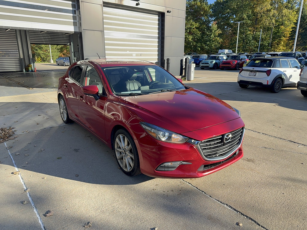Used 2017 MAZDA MAZDA3 Touring FWD image 2