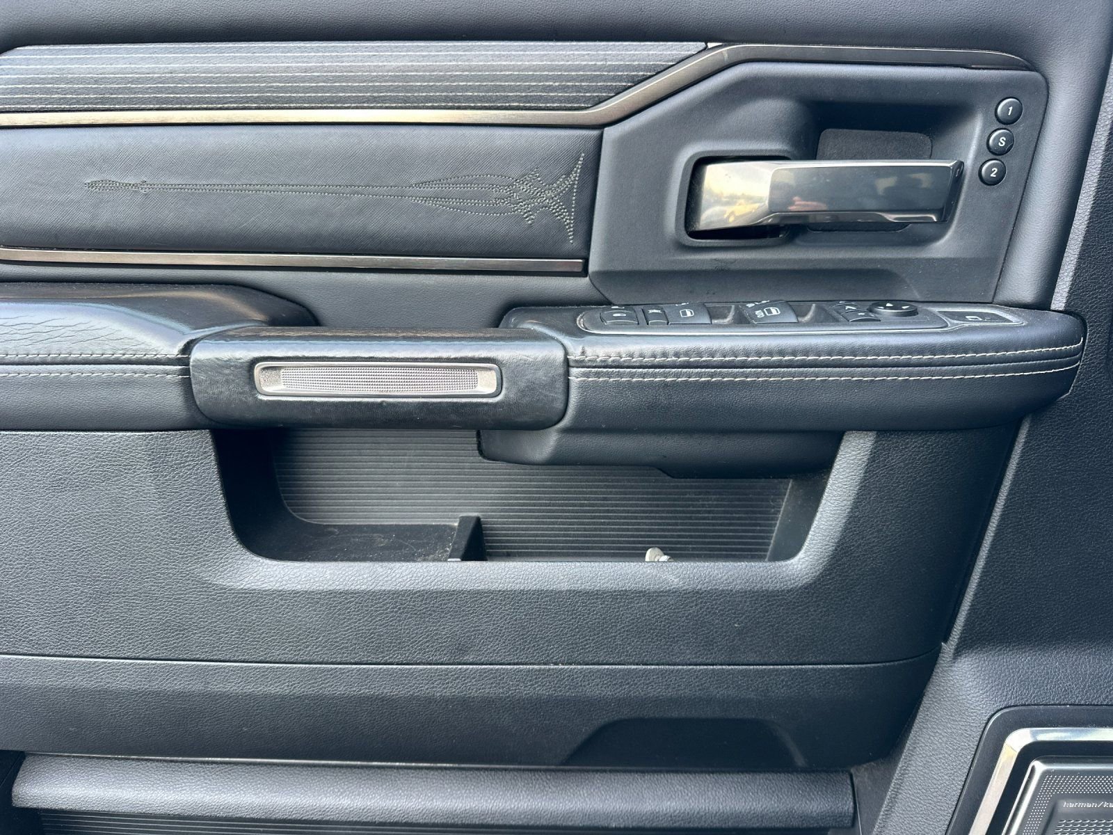 Used 2021 RAM 2500 Limited image 11