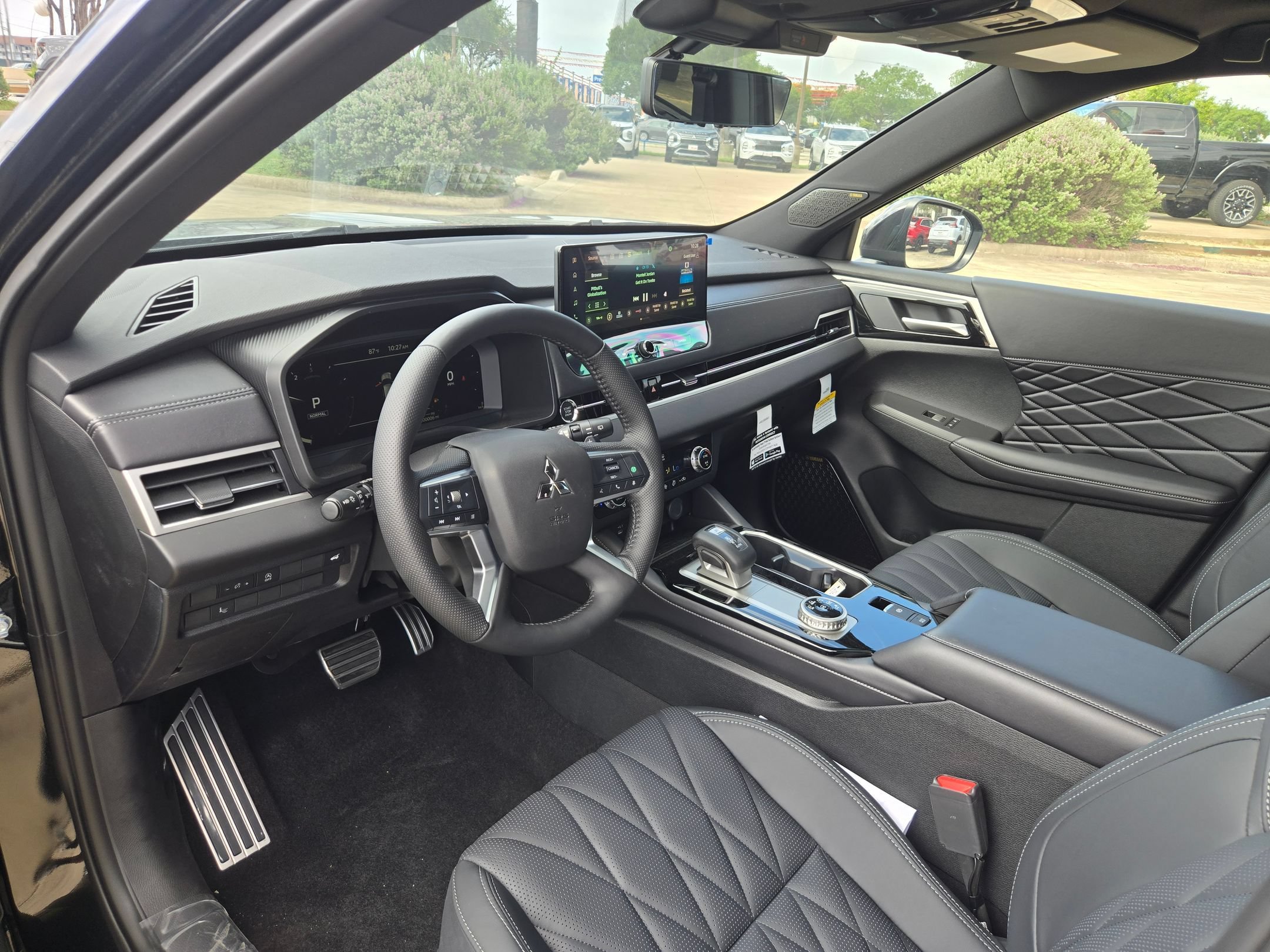 New 2026 Mitsubishi Outlander SEL Black Edition FWD image 11