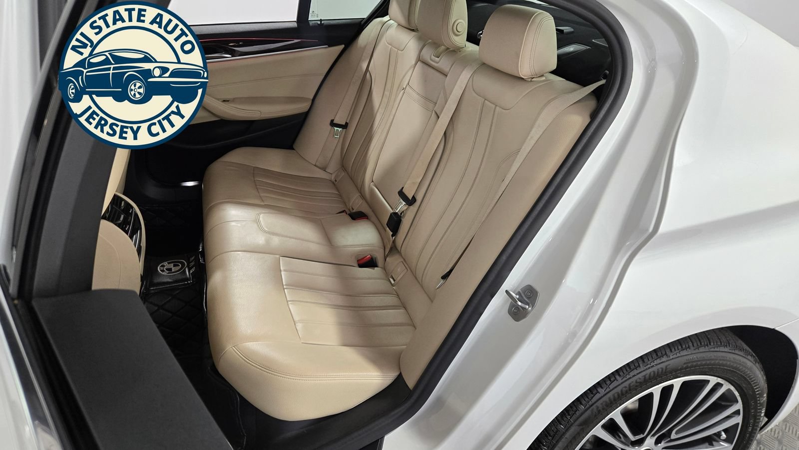 Used 2020 BMW 530i w/ Convenience Package RWD image 30