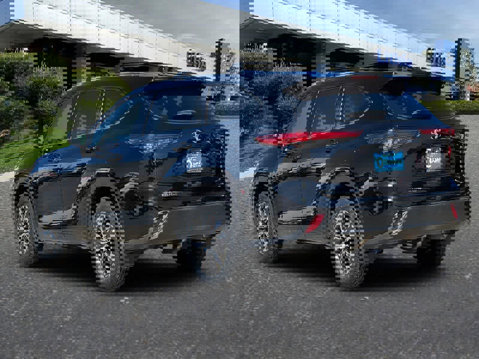 Used 2021 Toyota Highlander XLE image 7