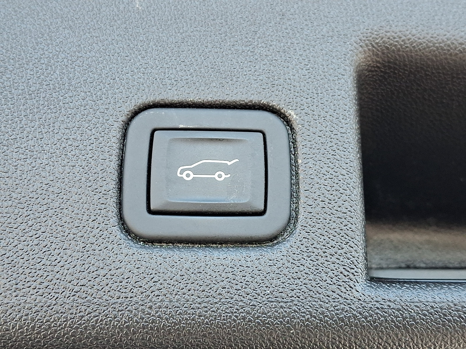 Used 2024 Chevrolet Equinox LT w/ LPO, Floor Liner Package AWD/4WD image 30