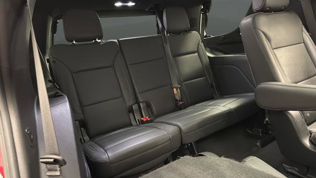 Used 2022 Chevrolet Tahoe Z71 w/ Luxury Package AWD/4WD image 26